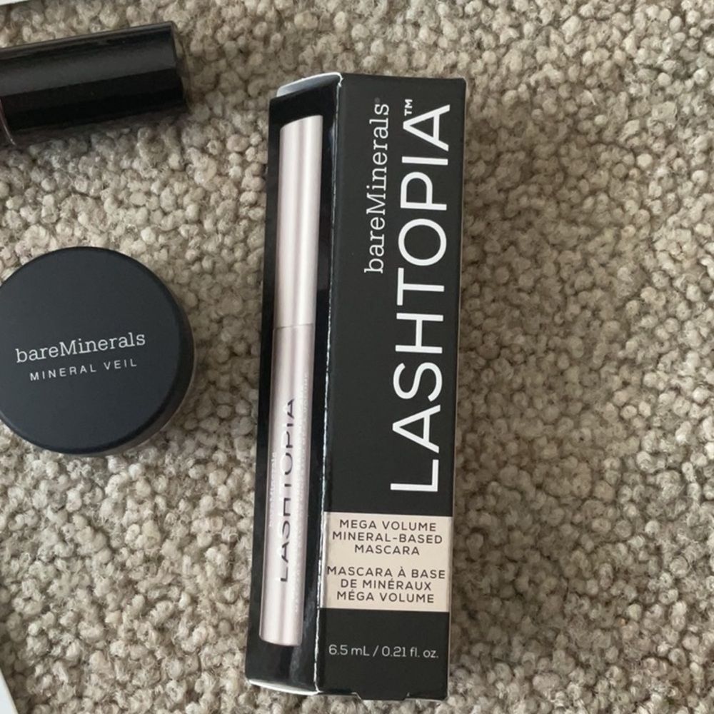 bareMinerals Makeup Set with Pink and Cream Shades - Picture 4 of 10